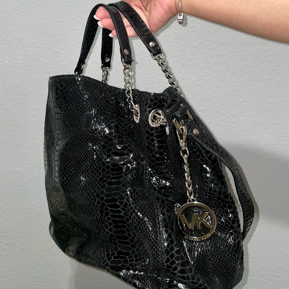 Michael Kors Black Croc-Embossed Tote Bag with Chain Detail - Picture 2 of 4